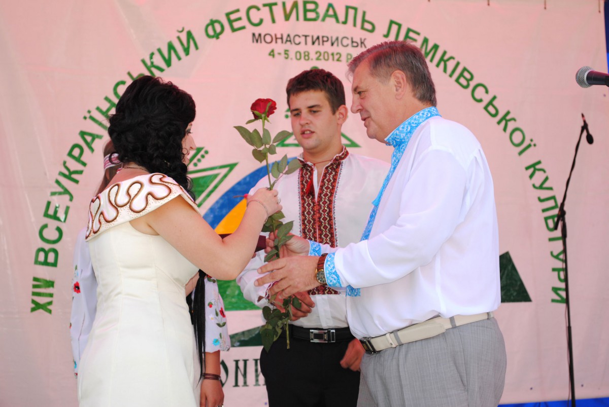 Фото: Вручення почесного звання (Лемківська Ватра 2012) - Надія Кулик