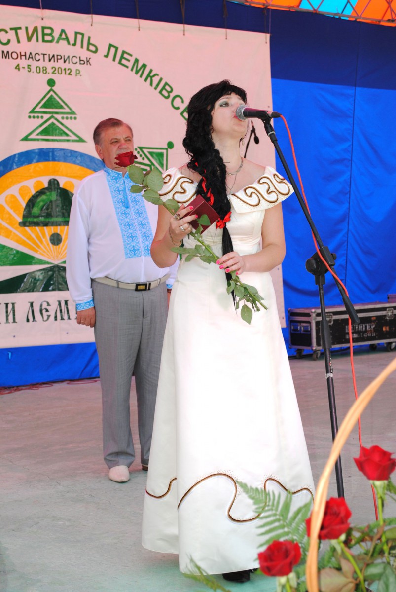 Фото: Вручення почесного звання (Лемківська Ватра 2012) - Надія Кулик
