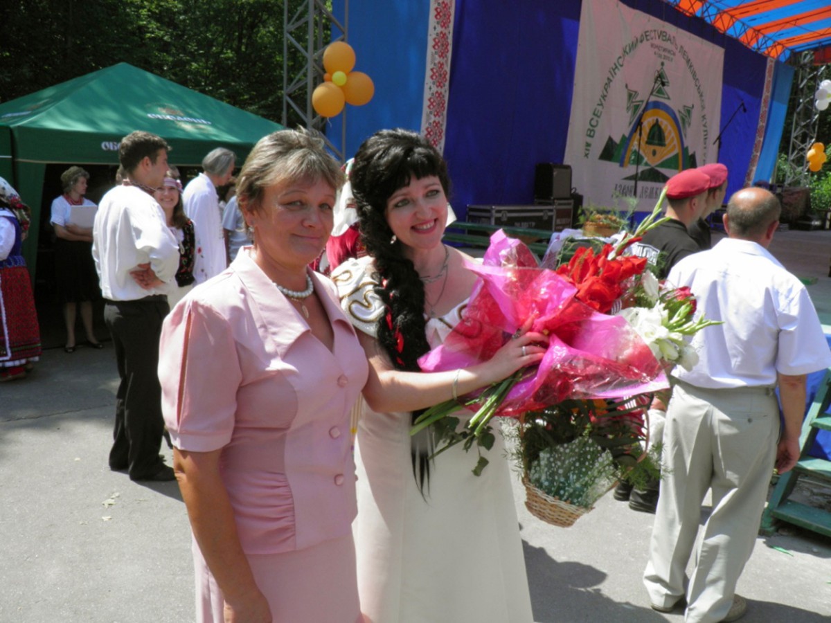 Фото: Вручення почесного звання (Лемківська Ватра 2012) - Надія Кулик